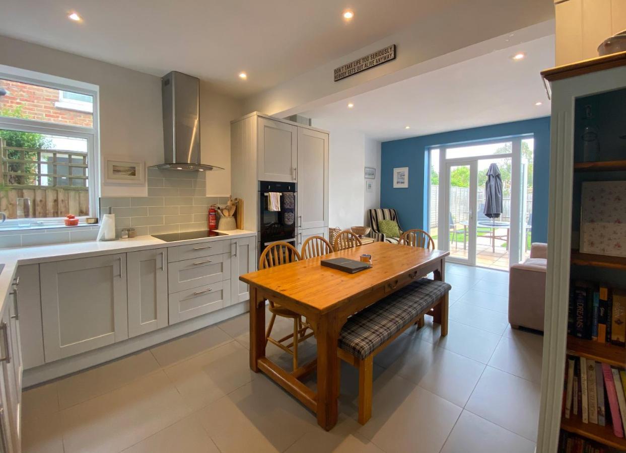 Charming 3 Bed House And Garden, Pet Friendly Villa Bournemouth Exteriör bild